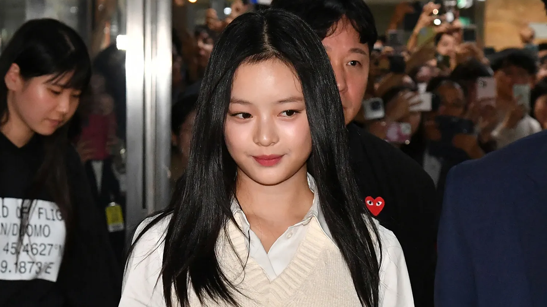 לאחר שטענה לבריונות בעבודה: ADOR חושפים צילומי אבטחה שמראים שILLIT קדו להאני מNJZ